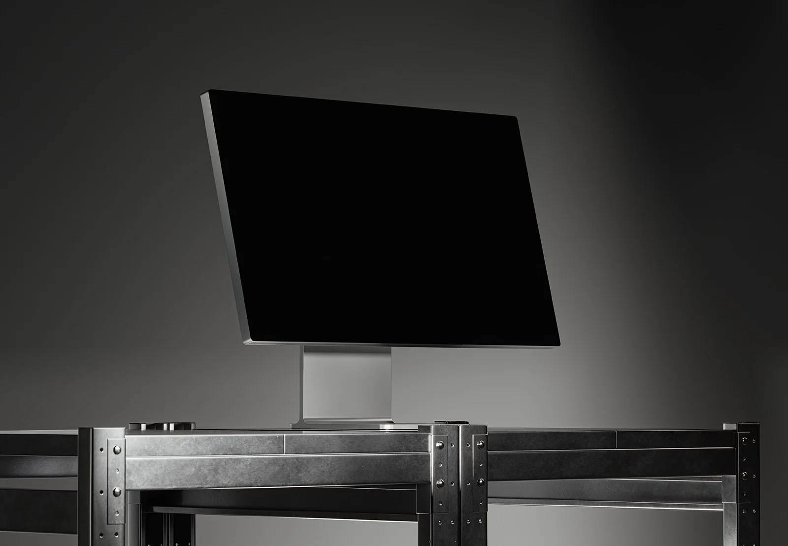 Apple Studio Display 6 — Ply